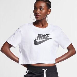 nike womens sportswear essential cropped t-shirt